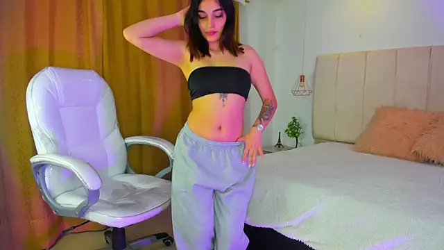 Snapshot of Maddy_Rouse1 chatting on October 28, 2025, 3:07 am Maddy Rouse1 online show from October 28, 2025, 3:07 am