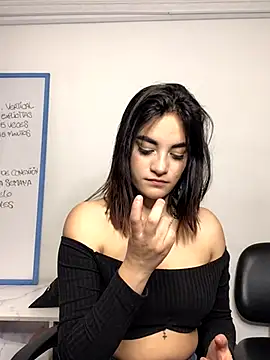 Snapshot of Maddy_Rouse1 chatting on October 23, 2025, 9:13 pm Maddy Rouse1 online show from October 23, 2025, 9:13 pm