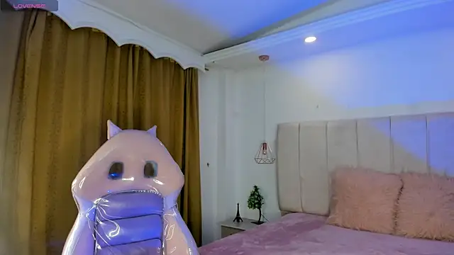 Snapshot of Maddy_Rouse1 chatting on September 23, 2025, 3:24 am Maddy Rouse1 online show from September 23, 2025, 3:24 am