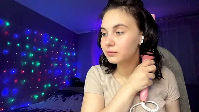 MollyPartey online show from October 12, 2025, 3:46 pm