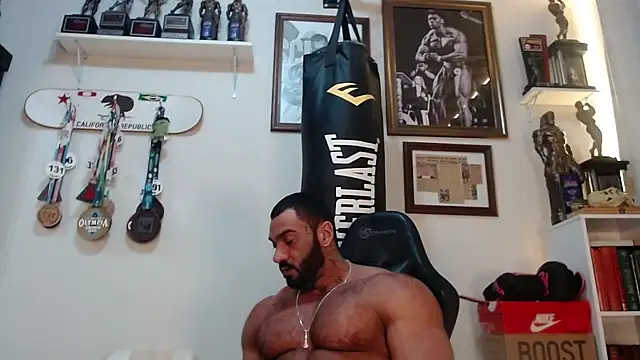 henryhadesflirt online show from April 8, 2026, 10:44 pm