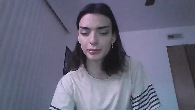 Snapshot of Luna_Samosienko chatting on October 4, 2025, 10:28 am Luna Samosienko online show from October 4, 2025, 10:28 am