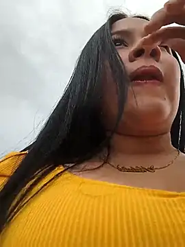 Cloe 27 online show from October 24, 2025, 7:13 pm