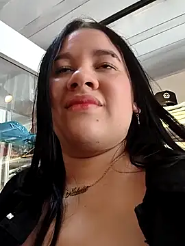 Cloe 27 online show from November 4, 2025, 8:01 pm