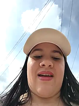 Cloe 27 online show from October 28, 2025, 7:46 pm