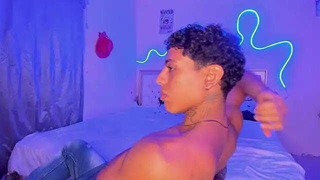 Snapshot of Glader31 chatting on October 5, 2025, 8:54 pm Glader31 online show from October 5, 2025, 8:54 pm