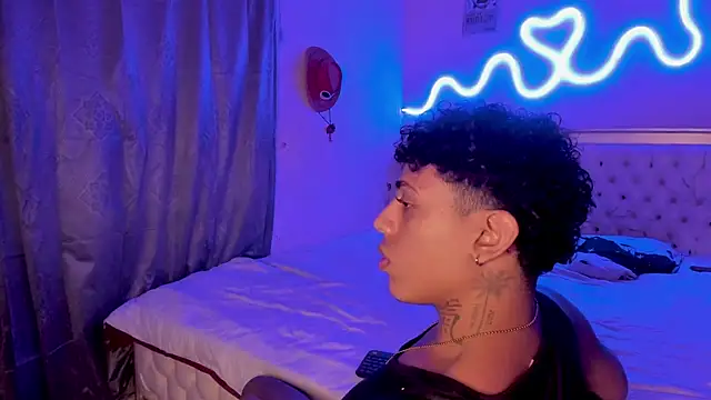 Snapshot of Glader31 chatting on October 15, 2025, 10:07 pm Glader31 online show from October 15, 2025, 10:07 pm