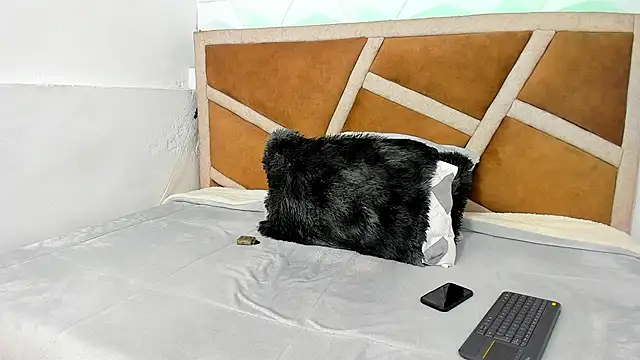 Snapshot of Julian_wolf18 chatting on November 15, 2025, 4:55 pm Julian wolf18 online show from November 15, 2025, 4:55 pm