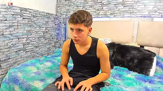 Julian wolf18 online show from October 2, 2025, 2:09 pm