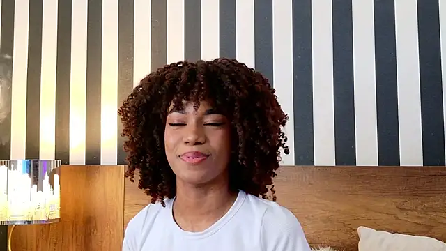 Snapshot of Stellaciel_ chatting on October 28, 2025, 10:09 pm Stellaciel online show from October 28, 2025, 10:09 pm