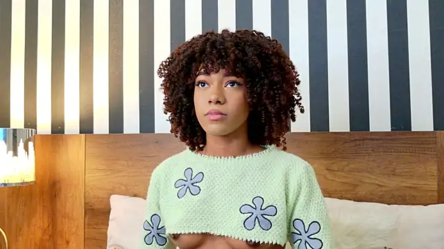 Snapshot of Stellaciel_ chatting on October 22, 2025, 10:41 pm Stellaciel online show from October 22, 2025, 10:41 pm