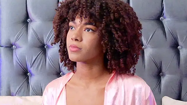 Snapshot of Stellaciel_ chatting on November 5, 2025, 10:46 pm Stellaciel online show from November 5, 2025, 10:46 pm