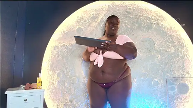 Snapshot of CarolinaGomez_ chatting on October 9, 2025, 7:47 pm CarolinaGomez online show from October 9, 2025, 7:47 pm