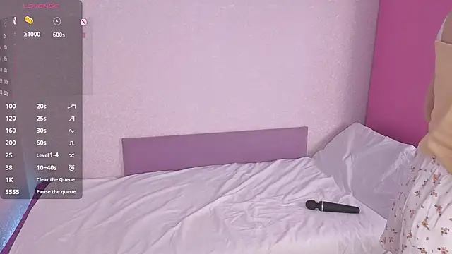 Snapshot of blooming_rosee chatting on October 21, 2025, 12:15 pm blooming rosee online show from October 21, 2025, 12:15 pm