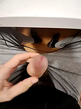 Snapshot of mecumming2 chatting on October 31, 2025, 10:56 am mecumming2 online show from October 31, 2025, 10:56 am