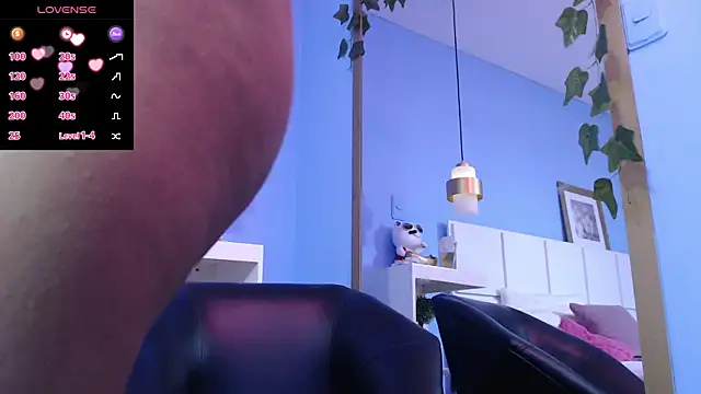 Snapshot of PenelopeBond chatting on October 10, 2025, 12:50 pm PenelopeBond online show from October 10, 2025, 12:50 pm