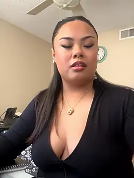 Snapshot of kiaradanielaxx chatting on October 3, 2025, 8:21 pm kiaradanielaxx online show from October 3, 2025, 8:21 pm