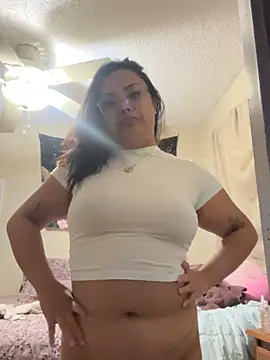 Snapshot of kiaradanielaxx chatting on October 8, 2025, 3:52 am kiaradanielaxx online show from October 8, 2025, 3:52 am