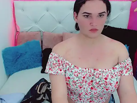 Snapshot of x_daniiela_x chatting on September 30, 2025, 7:42 pm x daniiela x online show from September 30, 2025, 7:42 pm