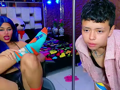 Twindesires online show from September 30, 2025, 10:38 pm