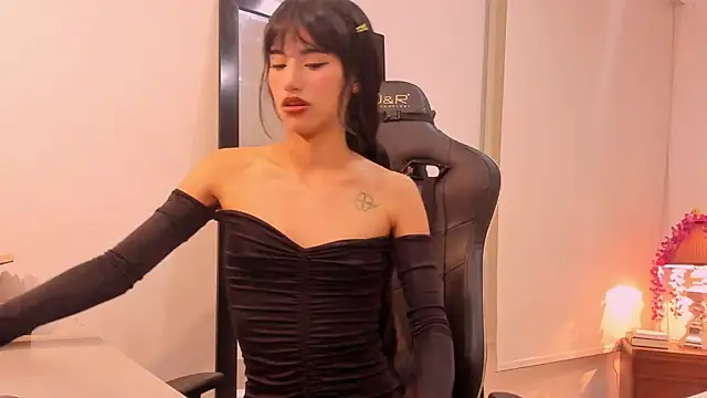 Snapshot of Rouse_Monroe chatting on September 30, 2025, 5:02 am Rouse Monroe online show from September 30, 2025, 5:02 am