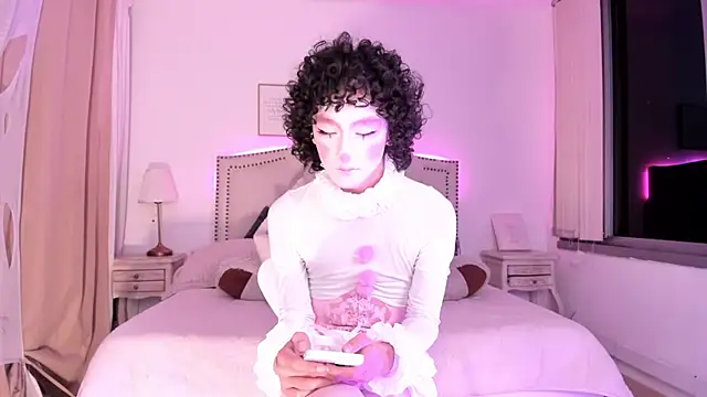 Snapshot of Haru_bloom chatting on October 31, 2025, 11:55 pm Haru bloom online show from October 31, 2025, 11:55 pm