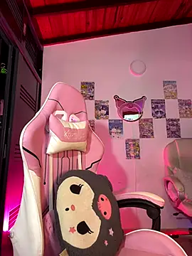 liahouses online show from September 21, 2025, 2:06 am