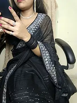 Hey Jully online show from November 4, 2025, 6:06 am