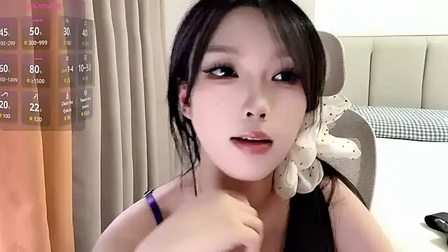 Snapshot of Puppy-12 chatting on October 7, 2025, 9:54 am Puppy-12 online show from October 7, 2025, 9:54 am