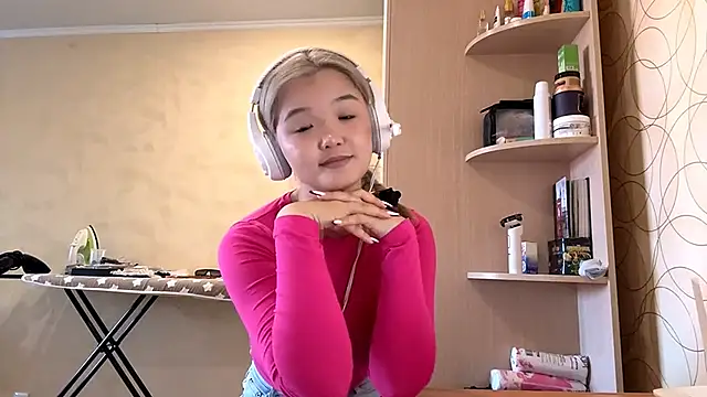 Snapshot of CarolannSide chatting on September 23, 2025, 5:58 am CarolannSide online show from September 23, 2025, 5:58 am