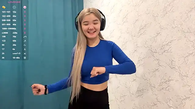 Snapshot of CarolannSide chatting on October 30, 2025, 5:17 am CarolannSide online show from October 30, 2025, 5:17 am