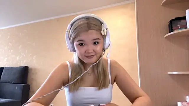 Snapshot of CarolannSide chatting on September 26, 2025, 5:25 am CarolannSide online show from September 26, 2025, 5:25 am