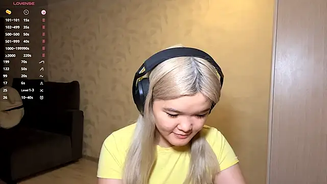 Snapshot of CarolannSide chatting on October 16, 2025, 5:38 am CarolannSide online show from October 16, 2025, 5:38 am