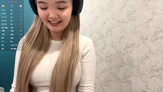 Snapshot of CarolannSide chatting on October 28, 2025, 5:18 am CarolannSide online show from October 28, 2025, 5:18 am