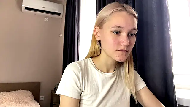 Snapshot of TwinedPeril chatting on October 14, 2025, 7:09 am TwinedPeril online show from October 14, 2025, 7:09 am