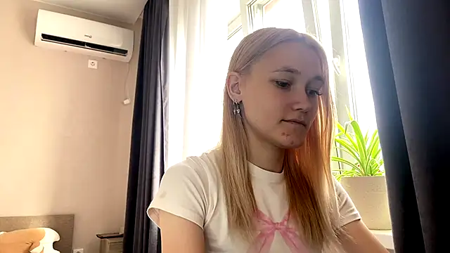 Snapshot of TwinedPeril chatting on October 8, 2025, 7:10 am TwinedPeril online show from October 8, 2025, 7:10 am