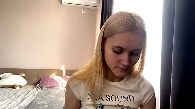 Snapshot of TwinedPeril chatting on October 16, 2025, 7:05 am TwinedPeril online show from October 16, 2025, 7:05 am