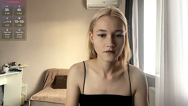 Snapshot of TwinedPeril chatting on October 31, 2025, 7:16 am TwinedPeril online show from October 31, 2025, 7:16 am