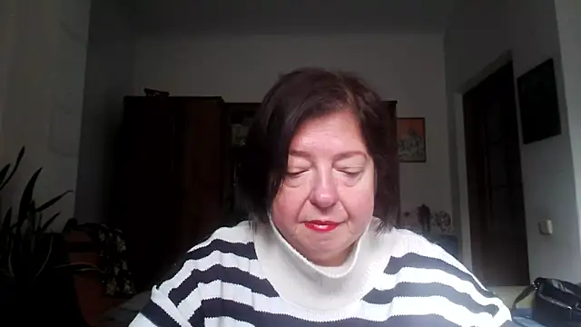 Snapshot of Violet_Pulse chatting on October 8, 2025, 7:54 am Violet Pulse online show from October 8, 2025, 7:54 am