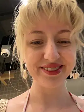 RonnieKiss online show from November 16, 2025, 2:49 am