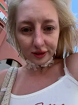 RonnieKiss online show from January 8, 2026, 3:23 am