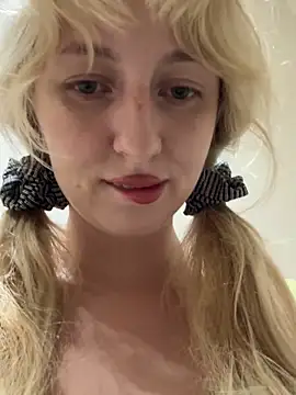 RonnieKiss online show from December 3, 2025, 7:19 am