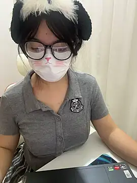 Snapshot of AZ37866 chatting on November 6, 2025, 4:00 pm AZ37866 online show from November 6, 2025, 4:00 pm