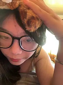 Snapshot of AZ37866 chatting on October 14, 2025, 1:50 am AZ37866 online show from October 14, 2025, 1:50 am