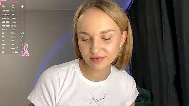 Snapshot of TanekaBoitel chatting on September 27, 2025, 11:05 am TanekaBoitel online show from September 27, 2025, 11:05 am