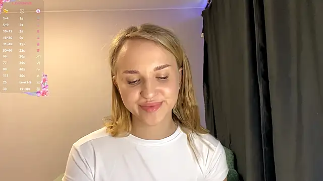 Snapshot of TanekaBoitel chatting on October 15, 2025, 10:23 am TanekaBoitel online show from October 15, 2025, 10:23 am