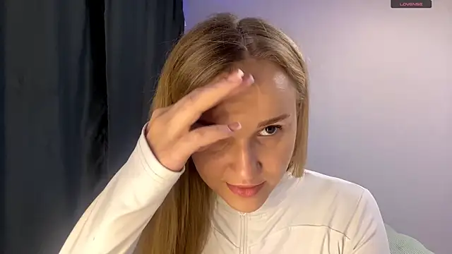 Snapshot of TanekaBoitel chatting on October 16, 2025, 10:12 am TanekaBoitel online show from October 16, 2025, 10:12 am