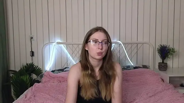 Snapshot of DaliaRadtke chatting on October 8, 2025, 8:09 pm DaliaRadtke online show from October 8, 2025, 8:09 pm