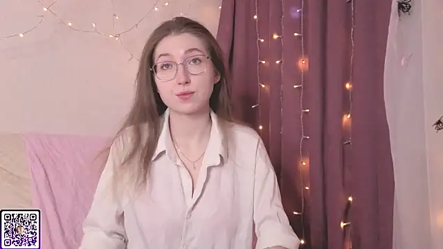 DaliaRadtke online show from April 15, 2026, 7:29 pm