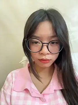 Snapshot of mau15_ chatting on October 14, 2025, 9:21 am mau15 online show from October 14, 2025, 9:21 am